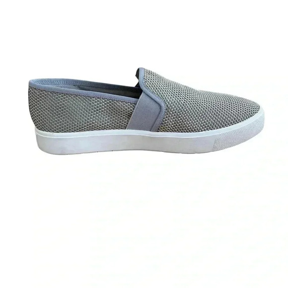VINCE Blair Perforated Slip On Sneaker Size 6.5 Casual Comfort Classic - Picture 1 of 9